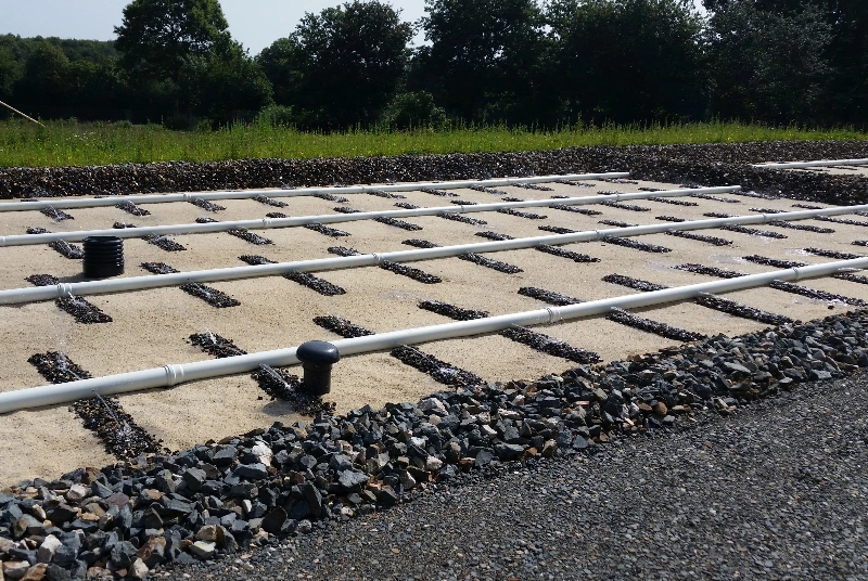 Photographie d'un 2ème étage d'une station filtres plantés de roseaux